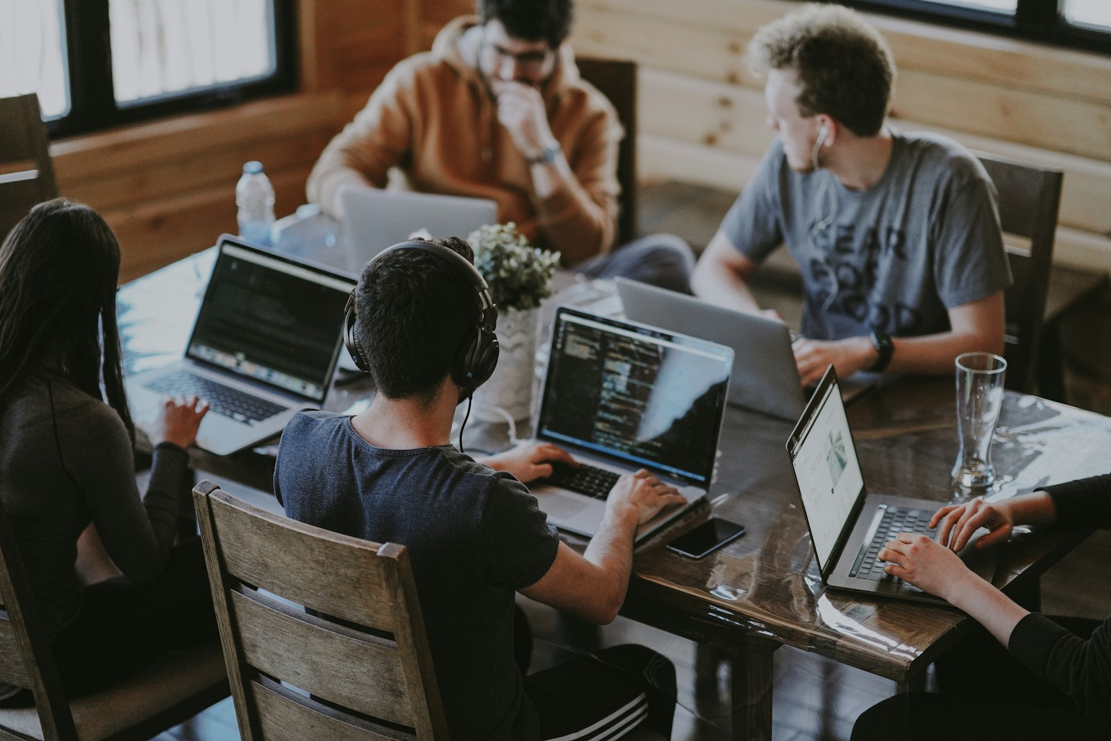 Dedicated Team vs Freelancers vs In-House Developers: Which Is Right for You?
